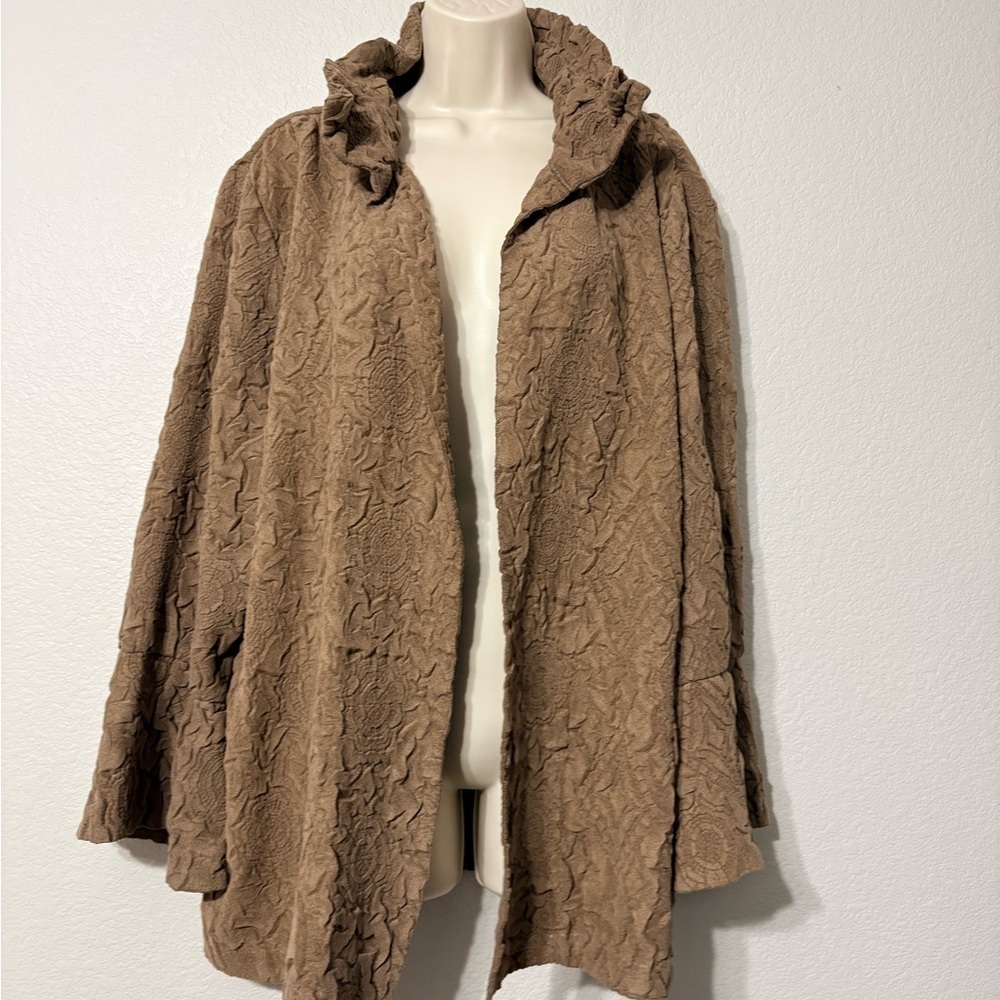 Chico's‎ Travelers Mocha Brown Textured  Wrinkle-Resistant Ruffle Wire Collar. 3